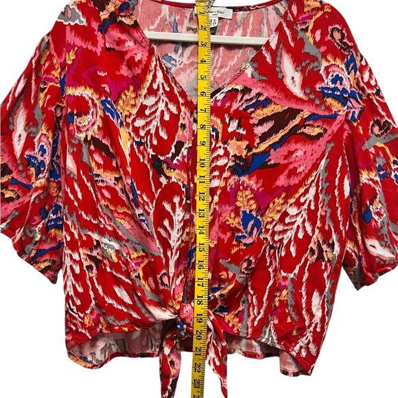 Multicolored V-Neck Flutter Sleeve Tie Front Blouse. Lightweight Women’s XL. - Picture 3 of 7